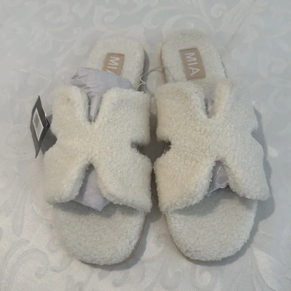MIA Cosette Faux Shearling Sandal. Ladies Size 8 - Picture 5 of 11